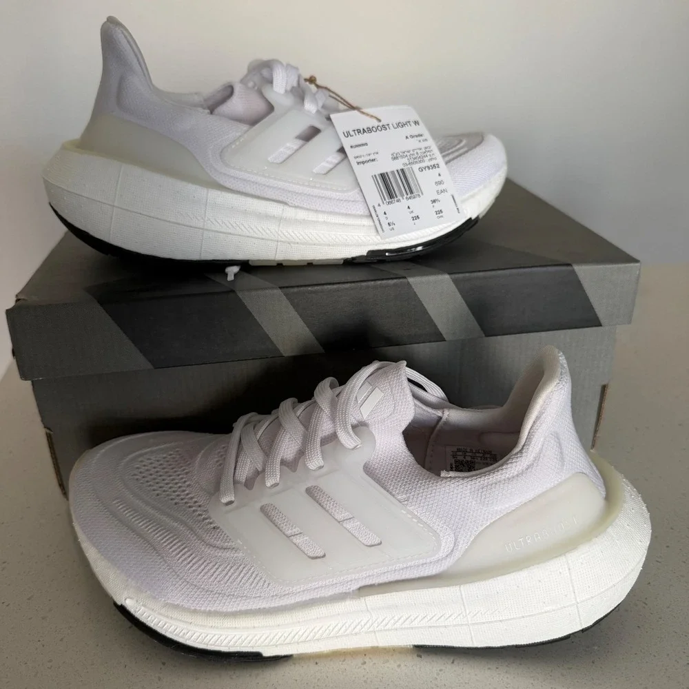 NIB Adidas Ultraboost Light W Women White Running Shoes GY9352 Size 5.5